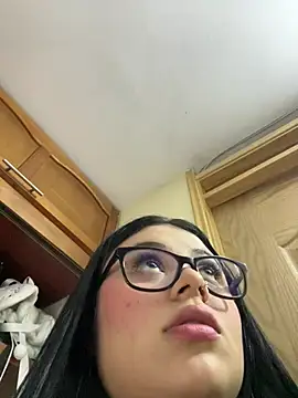 alissonfernandez  online show from February 2026 12:39:02 AM