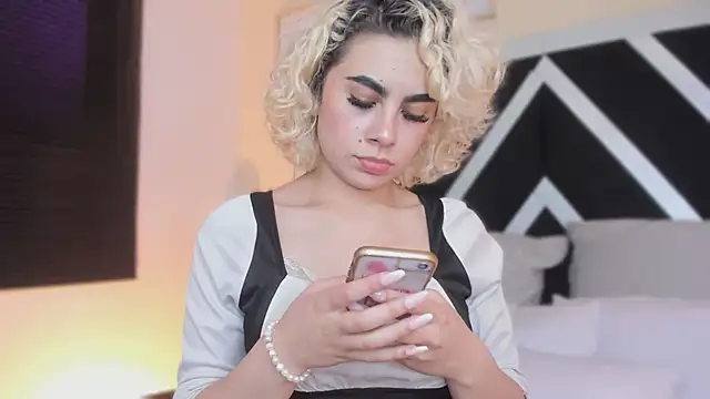 Snapshot of marian_pinzon chatting on November 2025 01:28:01 AM marian pinzon online show from November 2025 01:28:01 AM