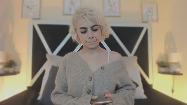 Snapshot of marian_pinzon chatting on December 2025 02:31:01 AM marian pinzon online show from December 2025 02:31:01 AM