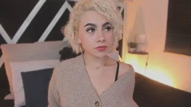 Snapshot of marian_pinzon chatting on December 2025 02:39:02 AM marian pinzon online show from December 2025 02:39:02 AM