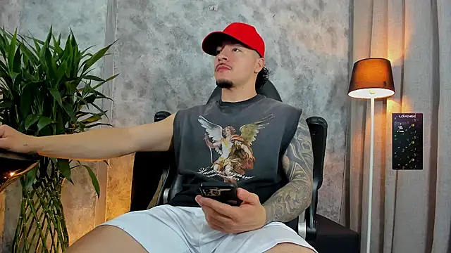 boyc022  online show from November 2025 09:58:01 PM