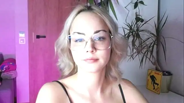 Snapshot of ROSIEx_sweet chatting on January 2026 08:42:02 AM ROSIEx sweet online show from January 2026 08:42:02 AM