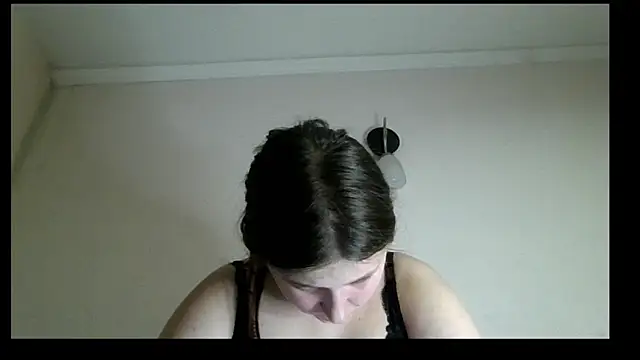 Snapshot of kila_lo chatting on February 2025 08:09:02 PM kila lo online show from February 2025 08:09:02 PM