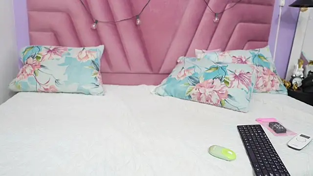 hornybarelylegalgirl online show from June 2026 12:22:01 PM