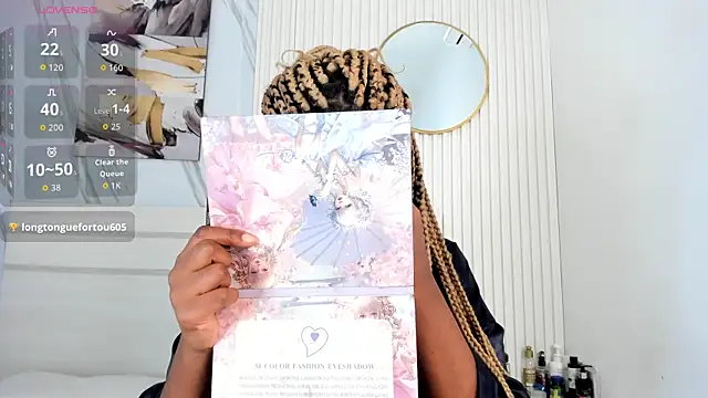 Sara Lewwis online show from September 2025 02:16:01 PM