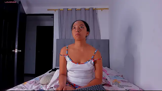 NAHOMI MILLER online show from March 2025 04:35:02 AM