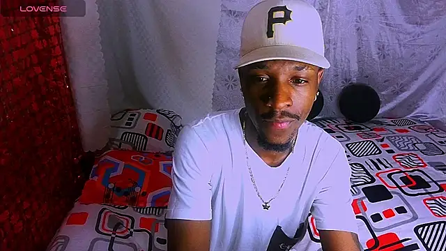 Snapshot of Aroonpapisex chatting on December 2024 12:19:02 AM Aroonpapisex online show from December 2024 12:19:02 AM