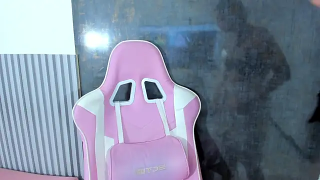 lana boomer online show from October 2025 08:15:01 PM