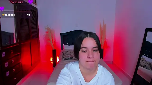 Snapshot of lizi_dolly chatting on December 2024 10:53:01 PM lizi dolly online show from December 2024 10:53:01 PM