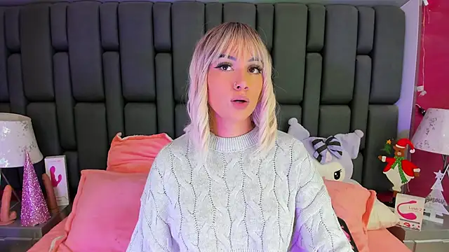 Snapshot of MadissonRey chatting on January 2025 01:03:02 PM MadissonRey online show from January 2025 01:03:02 PM