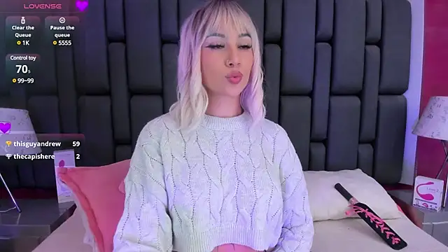 Snapshot of MadissonRey chatting on January 2025 04:45:01 PM MadissonRey online show from January 2025 04:45:01 PM