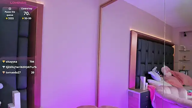 Snapshot of MadissonRey chatting on February 2025 05:15:01 PM MadissonRey online show from February 2025 05:15:01 PM