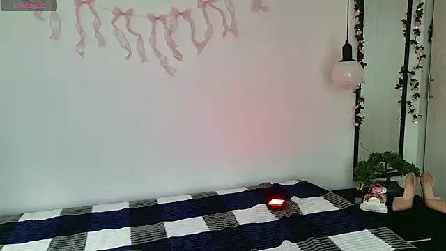 cutehanna1 online show from February 2026 07:43:01 PM