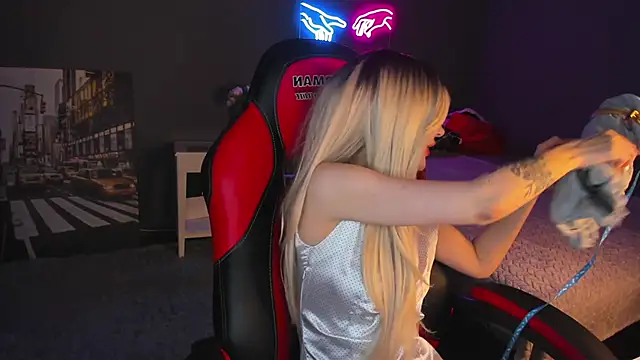 Snapshot of Katty_Lights chatting on March 2025 11:31:02 PM Katty Lights online show from March 2025 11:31:02 PM