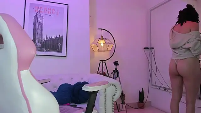 Theia moon online show from February 2025 03:32:02 AM