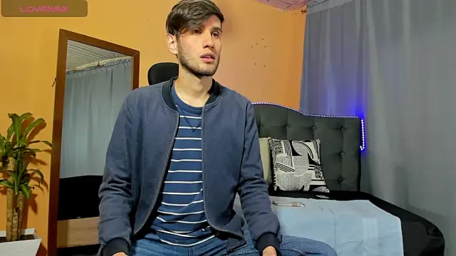 Snapshot of Thhiago_tay chatting on March 2025 05:05:02 AM Thhiago tay online show from March 2025 05:05:02 AM