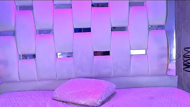 Snapshot of Parismorelli1 chatting on December 2025 12:37:02 AM Parismorelli1 online show from December 2025 12:37:02 AM