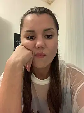 Snapshot of MiraMiss chatting on April 2026 03:53:02 PM MiraMiss online show from April 2026 03:53:02 PM