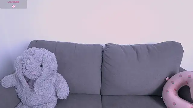 Snapshot of petite_paola chatting on June 2026 03:43:02 PM petite paola online show from June 2026 03:43:02 PM