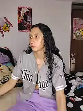 Queenjenn   online show from May 2026 07:45:01 PM
