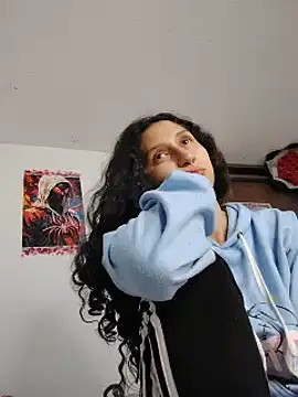 Queenjenn   online show from June 2026 07:54:02 AM
