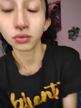 Queenjenn   online show from June 2026 04:39:02 PM