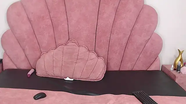 Candy Bony online show from July 2026 01:31:02 PM
