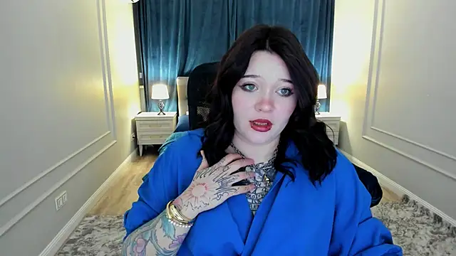 Snapshot of MoonLghte chatting on February 2025 07:43:02 PM MoonLghte online show from February 2025 07:43:02 PM