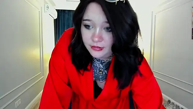 Snapshot of MoonLghte chatting on February 2025 10:48:01 PM MoonLghte online show from February 2025 10:48:01 PM