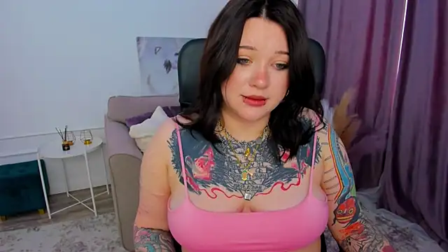 Snapshot of MoonLghte chatting on February 2025 12:37:01 PM MoonLghte online show from February 2025 12:37:01 PM