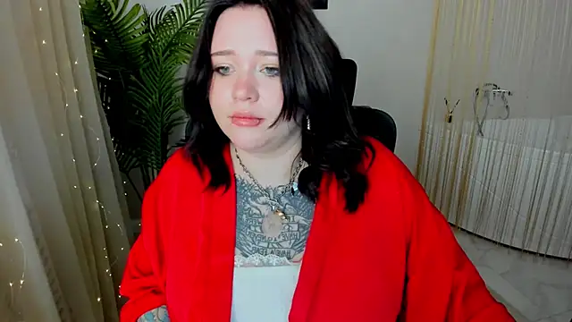 Snapshot of MoonLghte chatting on February 2025 06:20:01 PM MoonLghte online show from February 2025 06:20:01 PM