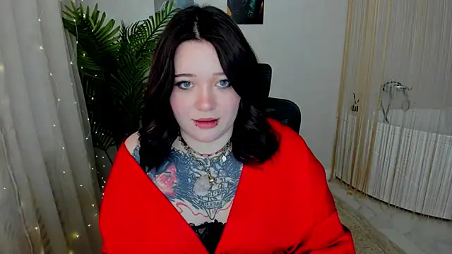 Snapshot of MoonLghte chatting on February 2025 10:42:01 PM MoonLghte online show from February 2025 10:42:01 PM