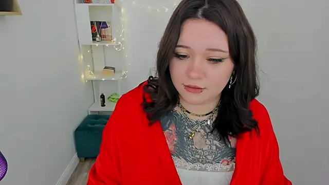 Snapshot of MoonLghte chatting on February 2025 11:01:01 PM MoonLghte online show from February 2025 11:01:01 PM