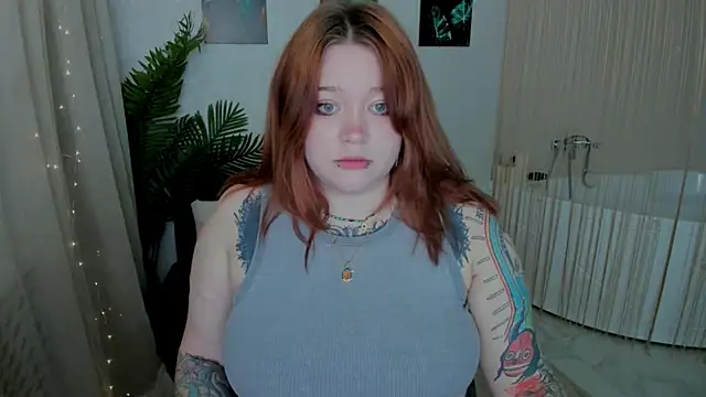 Snapshot of MoonLghte chatting on September 2025 06:46:01 PM MoonLghte online show from September 2025 06:46:01 PM