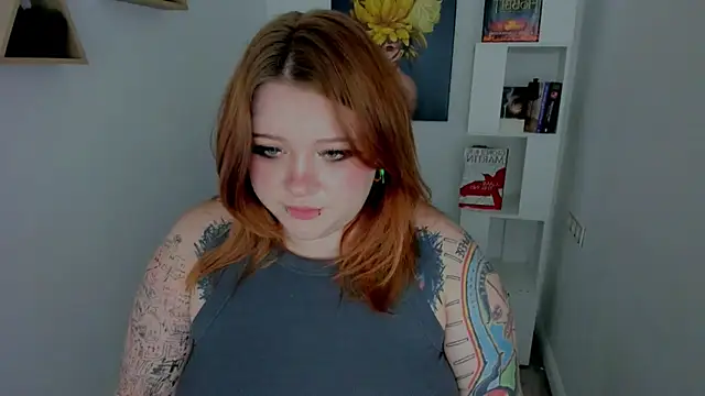 Snapshot of MoonLghte chatting on November 2025 08:29:02 PM MoonLghte online show from November 2025 08:29:02 PM