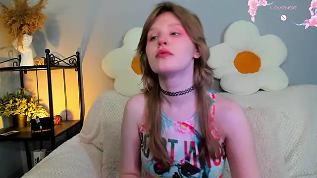 Snapshot of EvaStevs chatting on February 2025 12:19:01 AM EvaStevs online show from February 2025 12:19:01 AM