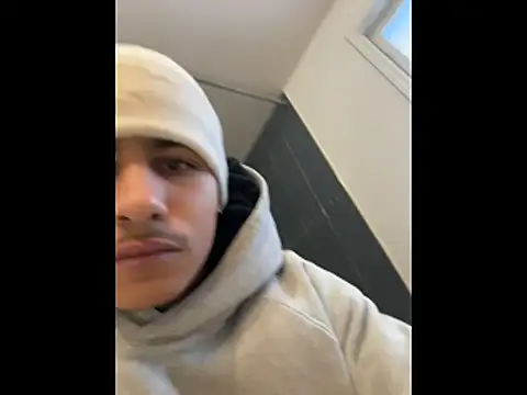 Snapshot of johnycash21 chatting on February 2026 12:27:01 PM johnycash21 online show from February 2026 12:27:01 PM