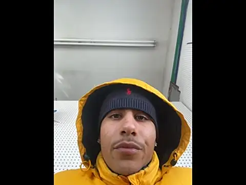 Snapshot of johnycash21 chatting on February 2026 03:53:01 PM johnycash21 online show from February 2026 03:53:01 PM