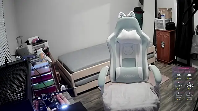 LilyFoxxx online show from March 2026 05:23:01 AM