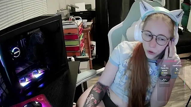 LilyFoxxx online show from July 2026 05:10:02 AM