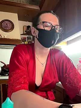 MoonKseni online show from December 2024 10:06:02 AM