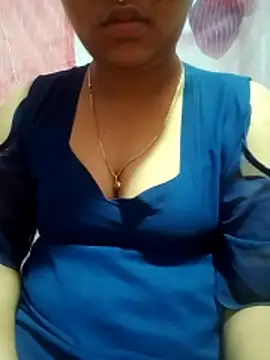 Snapshot of Super-Couple chatting on March 2026 04:51:02 AM Super-Couple online show from March 2026 04:51:02 AM