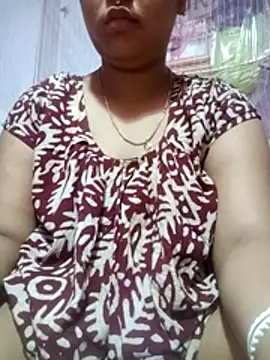 Snapshot of Super-Couple chatting on April 2026 01:47:02 AM Super-Couple online show from April 2026 01:47:02 AM