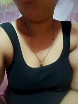 Snapshot of Super-Couple chatting on April 2026 01:37:02 AM Super-Couple online show from April 2026 01:37:02 AM