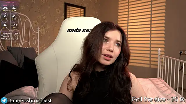 Snapshot of Hidden_boobs chatting on December 2024 04:25:01 PM Hidden boobs online show from December 2024 04:25:01 PM