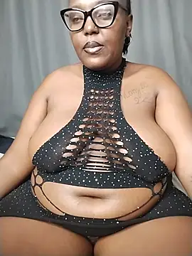 CHERRYYUMMY online show from June 2026 06:26:01 AM