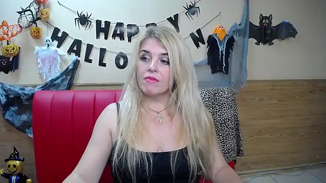 Snapshot of Julya_Barbi chatting on November 2025 06:14:01 AM Julya Barbi online show from November 2025 06:14:01 AM