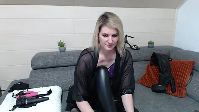NoraNoxx online show from May 2026 05:51:02 PM