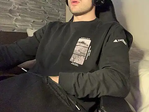 Snapshot of taallguyy_196 chatting on March 2025 07:39:01 PM taallguyy 196 online show from March 2025 07:39:01 PM