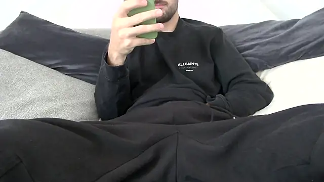 Snapshot of taallguyy_196 chatting on October 2025 10:43:02 AM taallguyy 196 online show from October 2025 10:43:02 AM